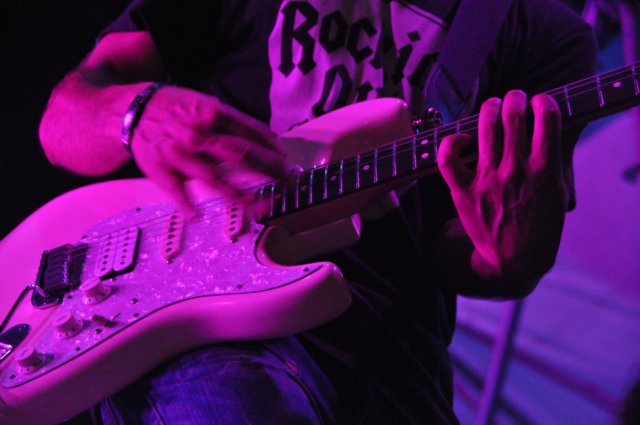 guitale44.jpg